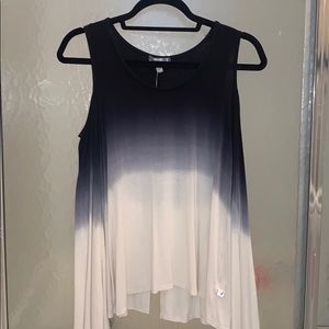 Women’s long sleeve cold shoulder top